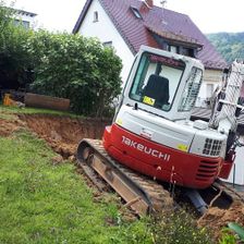 Raatz | Gesellschaft für Hochbau mbH in Heidelberg, Außenanlagen Baggerarbeiten in abschüssigem Gelände